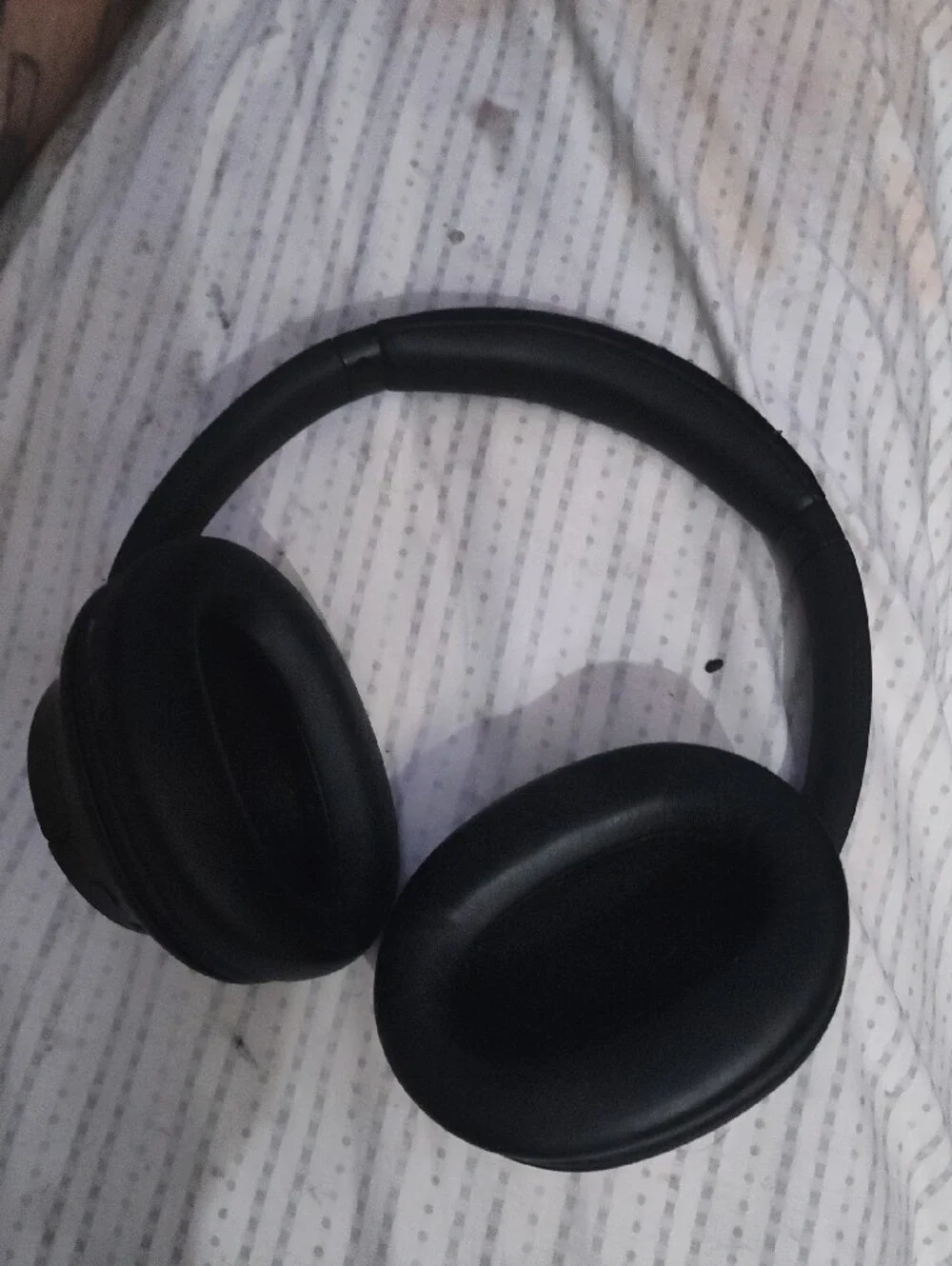 Sony Wh-ch-720n Wireless HeadstBlack Over-Ear Headphones with Cushioned Ear Cups